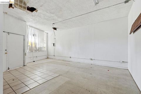 Tiny photo for 398 Macarthur Blvd BLVD, San Leandro, CA 94609 (MLS # 41142276)