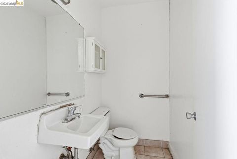 Tiny photo for 398 Macarthur Blvd BLVD, San Leandro, CA 94609 (MLS # 41142276)