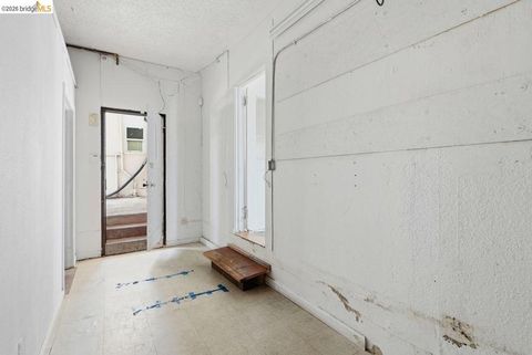 Tiny photo for 398 Macarthur Blvd BLVD, San Leandro, CA 94609 (MLS # 41142276)