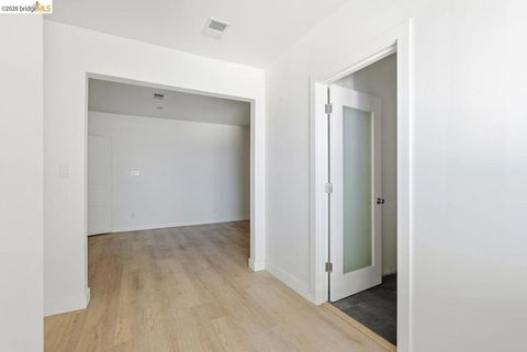 Tiny photo for 398 Macarthur Blvd BLVD, San Leandro, CA 94609 (MLS # 41142276)