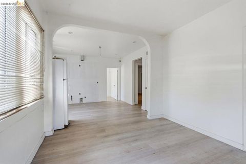 Tiny photo for 398 Macarthur Blvd BLVD, San Leandro, CA 94609 (MLS # 41142276)