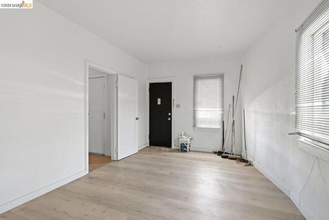 Tiny photo for 398 Macarthur Blvd BLVD, San Leandro, CA 94609 (MLS # 41142276)