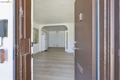 Tiny photo for 398 Macarthur Blvd BLVD, San Leandro, CA 94609 (MLS # 41142276)
