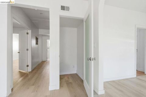Tiny photo for 398 Macarthur Blvd BLVD, San Leandro, CA 94609 (MLS # 41142276)
