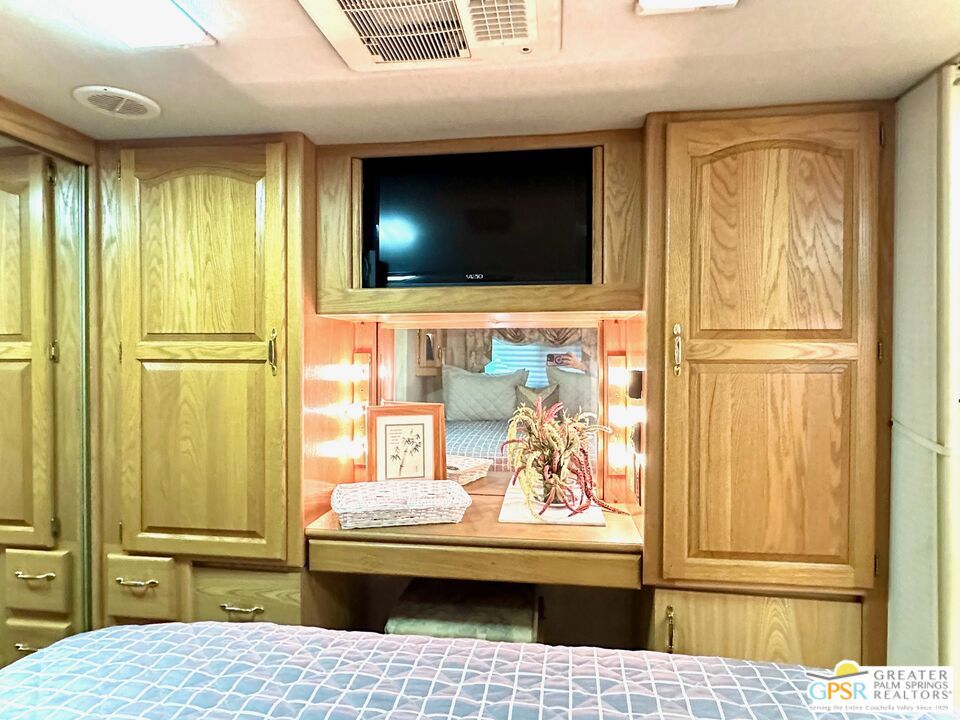 Desert Shadows Rv Re - Land