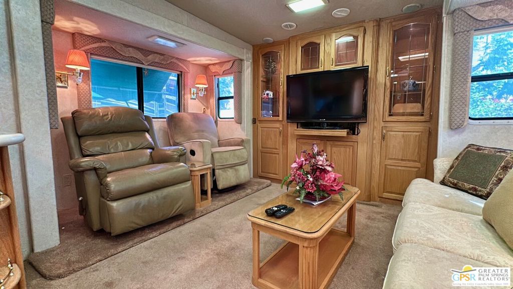 Desert Shadows Rv Re - Land