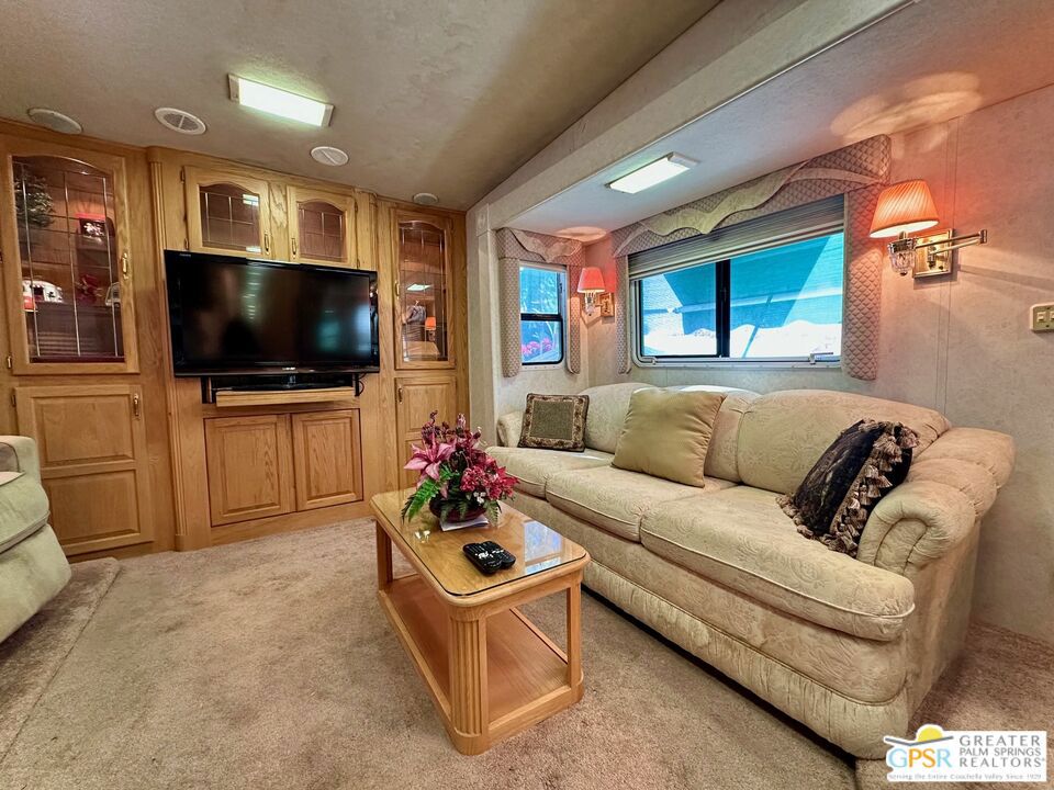 Desert Shadows Rv Re - Land