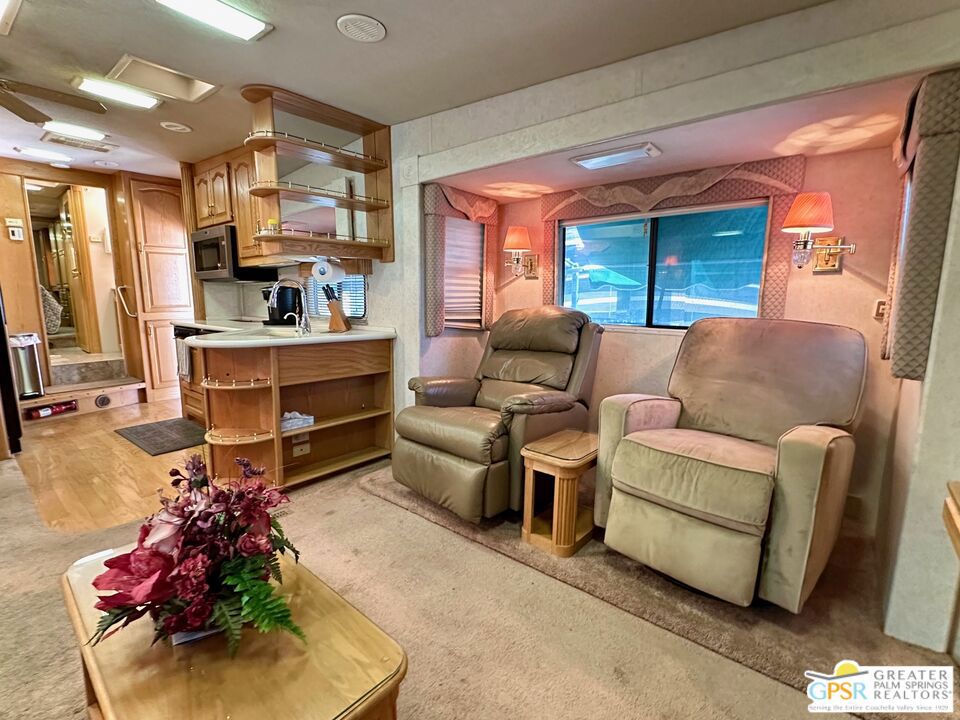 Desert Shadows Rv Re - Land