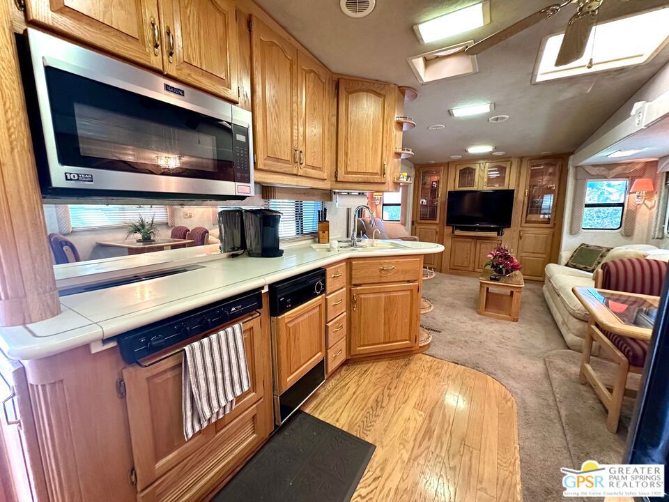 Desert Shadows Rv Re - Land