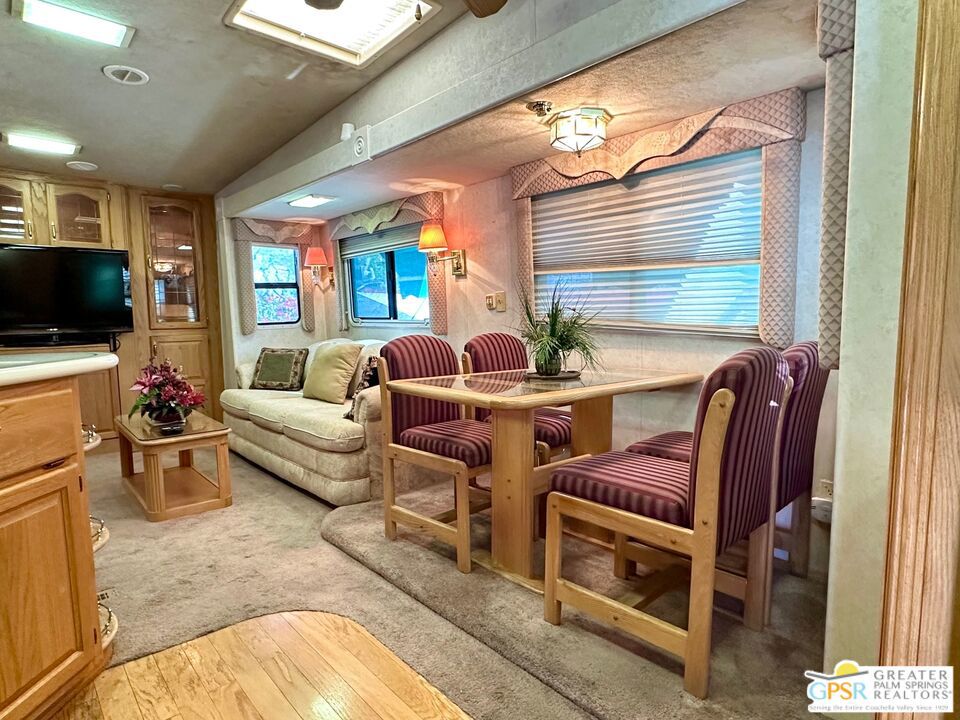 Desert Shadows Rv Re - Land