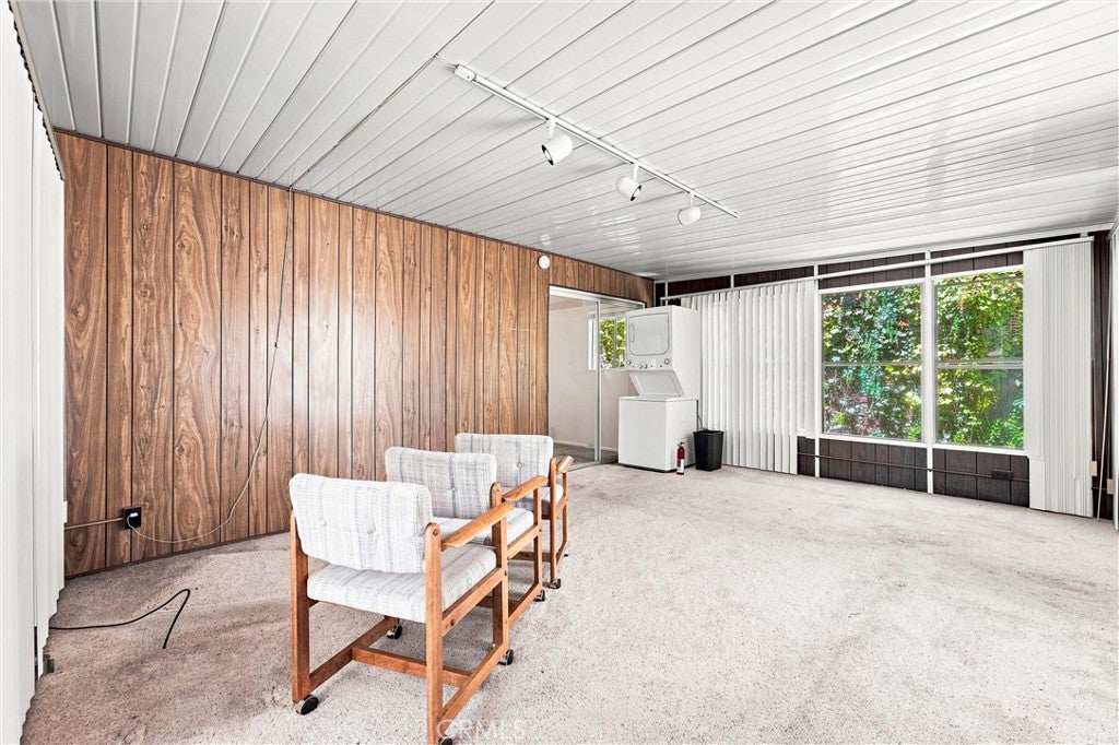 220 Knox Place