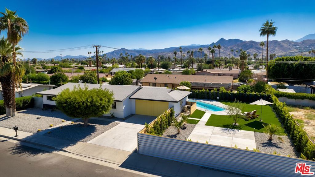 Photo of 3841 E Camino Parocela, Palm Springs, CA 92264 (MLS # 25592659)