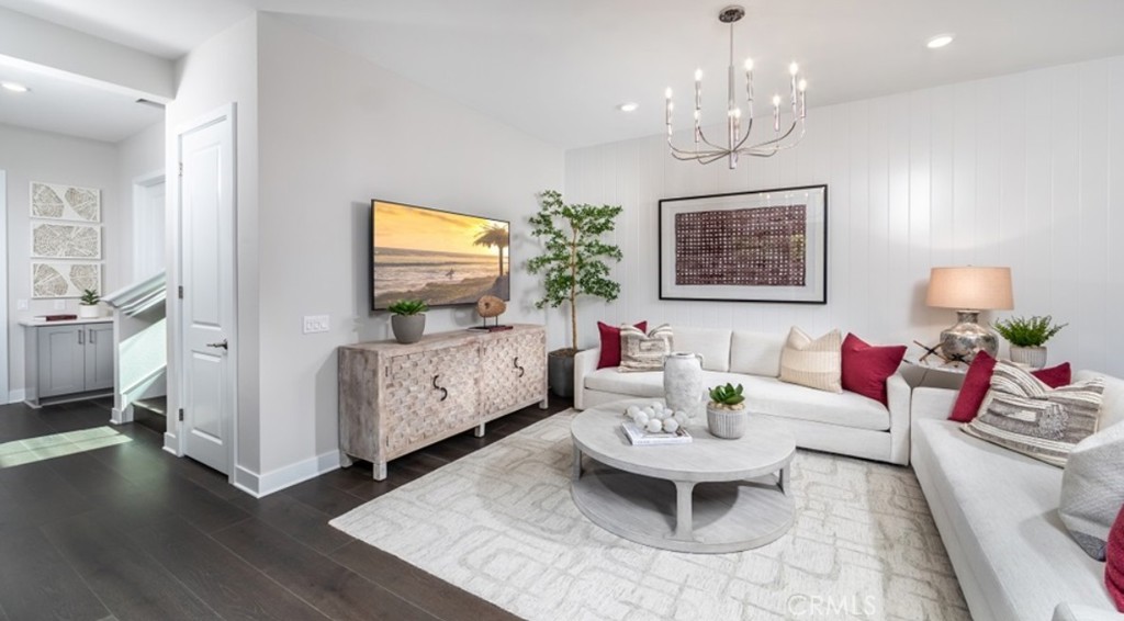 673 Beacon