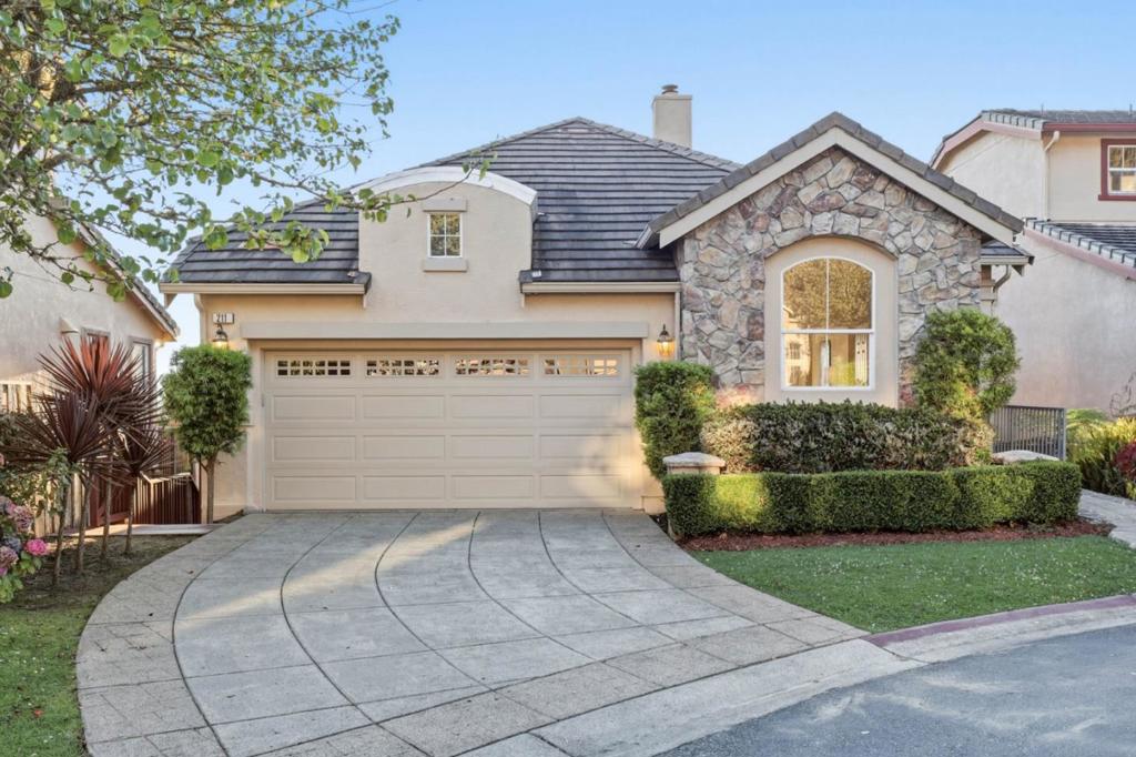 211 Sunset Court