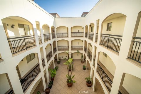 Photo of 12916 MOORPARK Street #304, Studio City, CA 91406 (MLS # SR26061194)