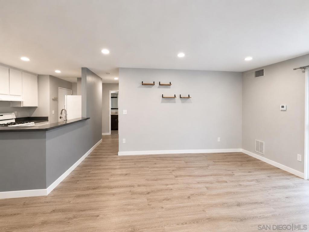1605 S Hotel Circle B207