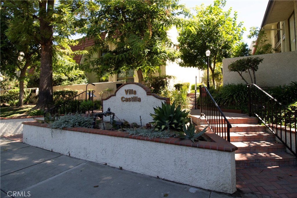 Beautiful Villa Castilla 2 bedroom 2 & 1/2 Bath Tri Level Townhouse. The townhouse has a large, high ceilinged living room with direct access to the unit's large private patio. Mid Level hosts the unit's separate dining room, guest powder room, a good sized kitchen and separate laundry area. All appliances included. Both large bedrooms and full baths are located on the top floor of the townhouse. The attached private 2 garage has direct access to the unit. Residents of the townhouse will also enjoy access to a lovely community pool and recreation facility. The Villa Castilla complex is conveniently close to the Topanga and Fallbrook malls, Warner Center and Ventura Blvd Shops and amenities.