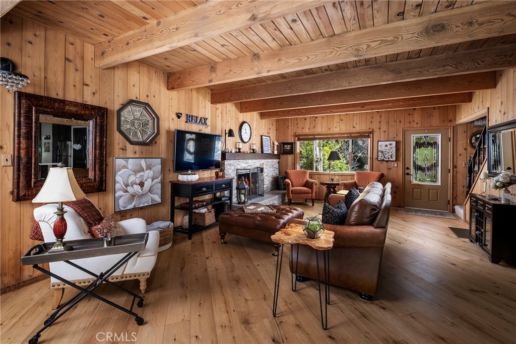 316 Corona (AKA 216 Crest Cir) Circle