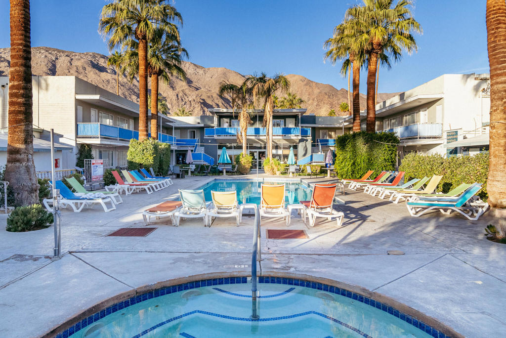 960 Palm Canyon Drive