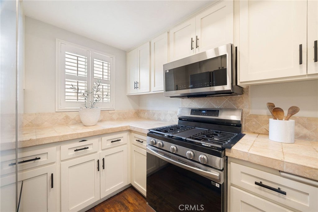 645 Chestnut 305