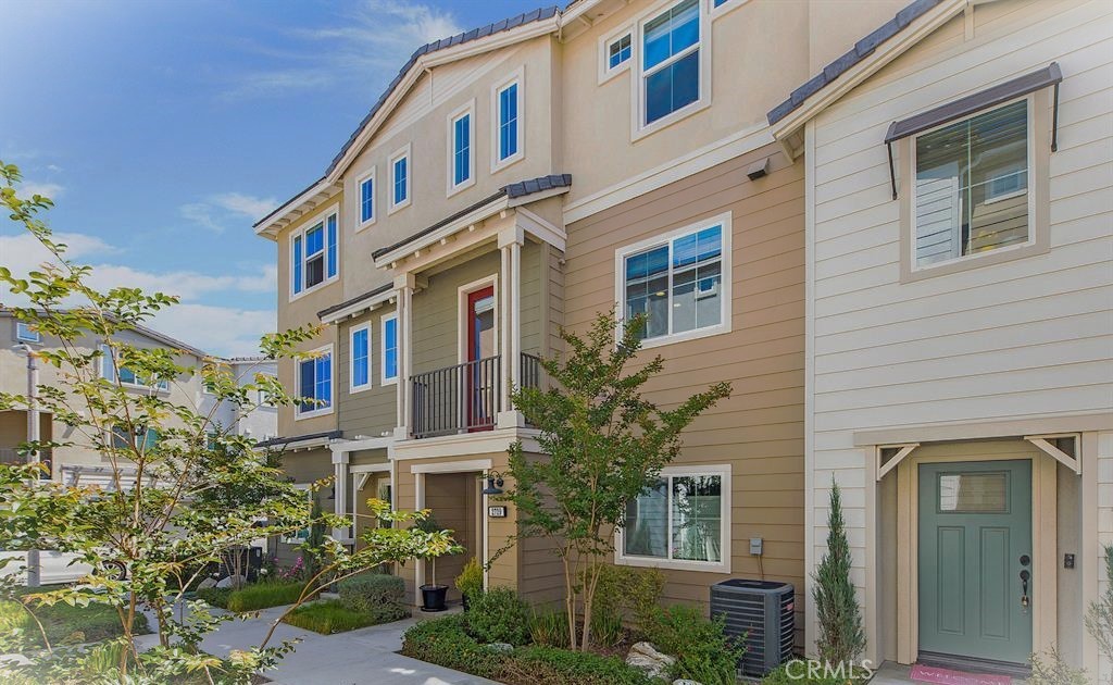 Spectacular tri-level townhome is located in the highly desirable Bonita Village Community of Pomona, bordering Claremont and Montclair. Built in 2017 by Beazer Homes spans 1,654 sq. ft. of modern living space with 3 bedrooms, 3.5 baths, 2 private balconies, and an attached 2-car garage where every bedroom includes private full bath. A standout feature is the main-level jr. suite w/full bath en-suite is perfect for guests, multi-generational living, home office, or any creative use you see fit. The open-concept floor plan blends style, comfort, and functionality, making this home ideal for a wide variety of lifestyles.
This modern, move-in-ready home comes equipped with custom roman shades treatments throughout, ceiling fans in every room, ring doorbell, custom pull out organizers in kitchen, and much more. The Property includes monthly association dues and appliances: (two refrigerators, and washer/dryer units). Centrally located, and only minutes from the I-210, I-60 and I-10 freeways. Plenty of shopping and dining experiences, and in close proximity to Pomona and Claremont educational institutes.