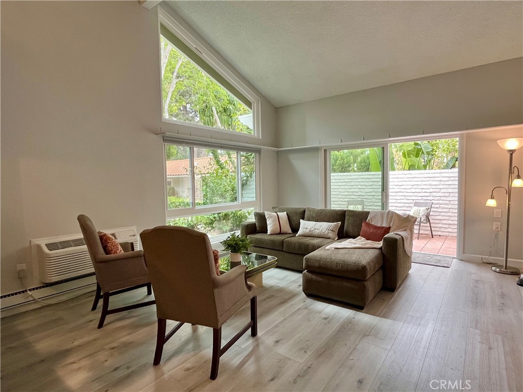 2057 Via Mariposa E B