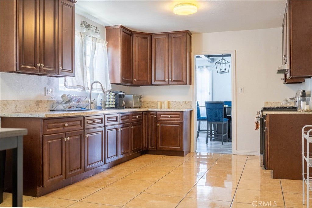 3208 W 74th Street