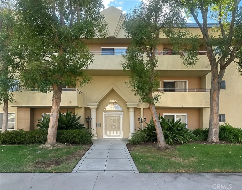 Sherman Oaks, California 91423, United States, 2 Bedrooms Bedrooms, ,2 BathroomsBathrooms,Residential,Active,200149