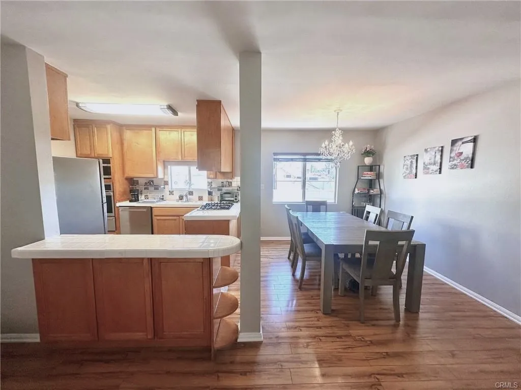 Sherman Oaks, California 91423, United States, 2 Bedrooms Bedrooms, ,2 BathroomsBathrooms,Residential,Active,200149