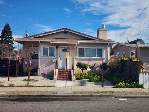 Photo of 22168 22168 Peralta St St, Hayward, CA 94541 (MLS # 41121706)