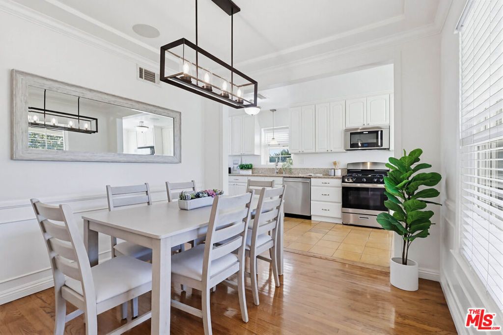 Photo of 8344 Kenyon Avenue, Los Angeles, CA 90045 (MLS # 25628661)