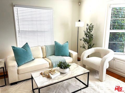 Photo of 8344 Kenyon Avenue, Los Angeles, CA 90045 (MLS # 25628661)