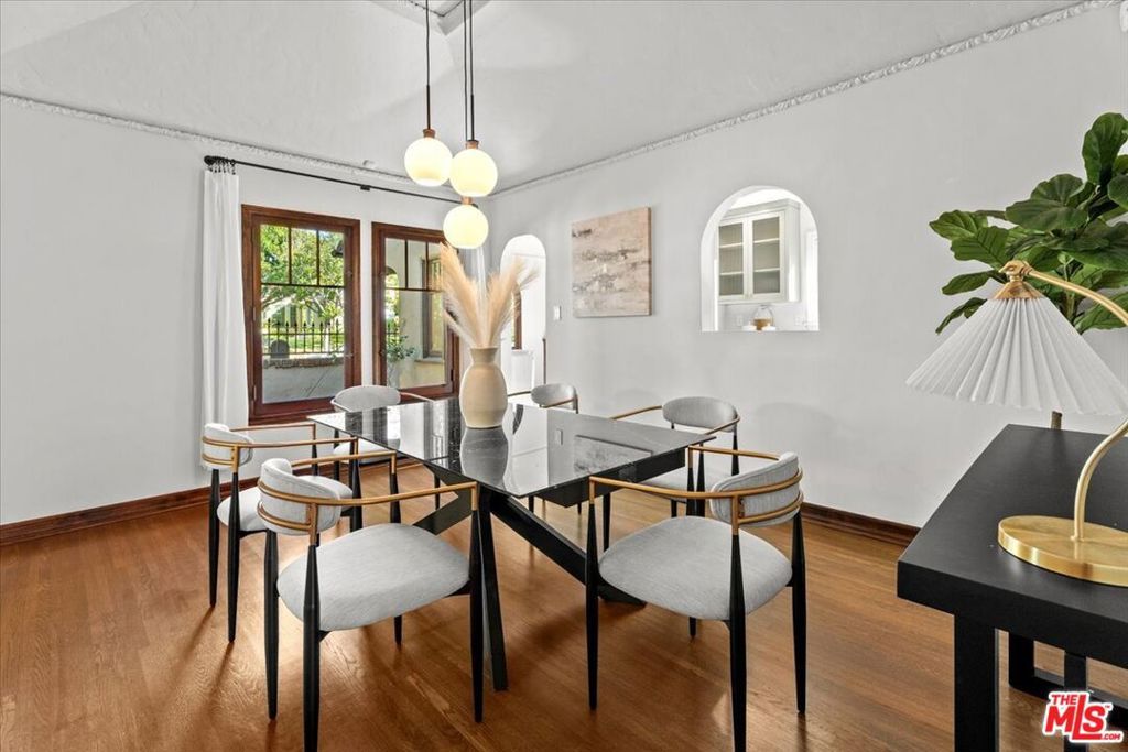 Photo of 1159 S Sierra Bonita Avenue, Los Angeles, CA 90019 (MLS # 26667405)