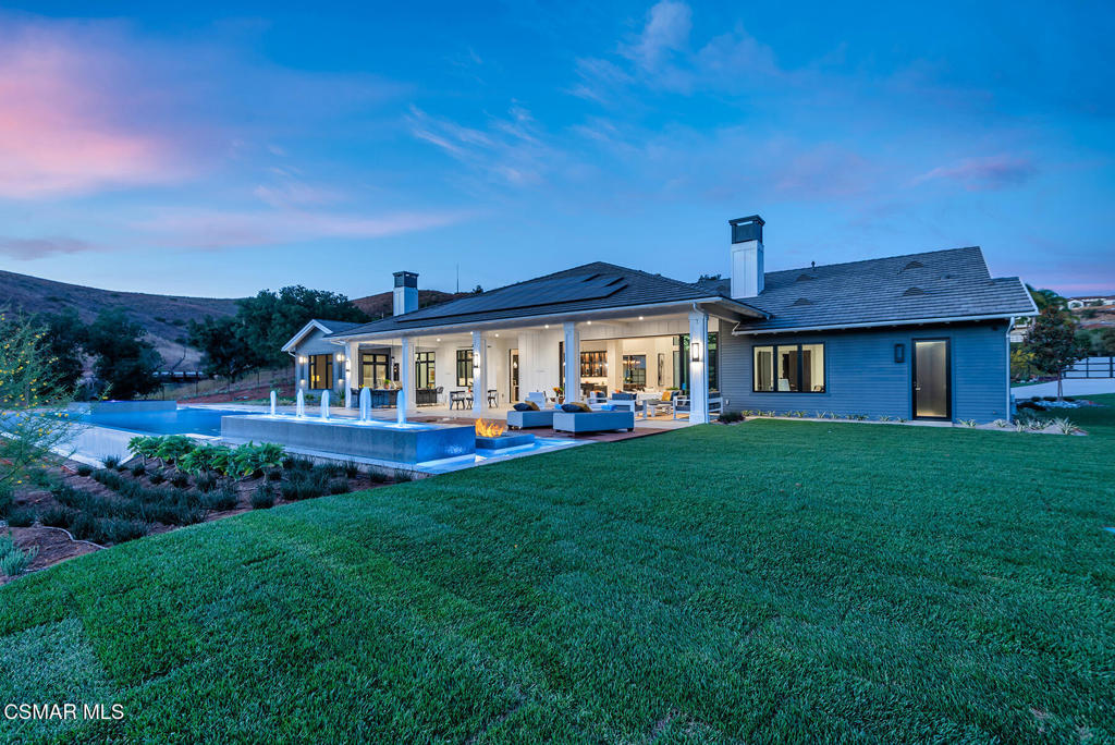 2111 High Knoll Circle
