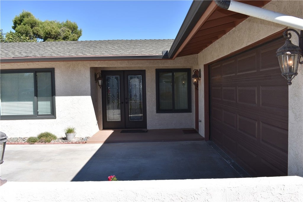 15245 Orchard Hill