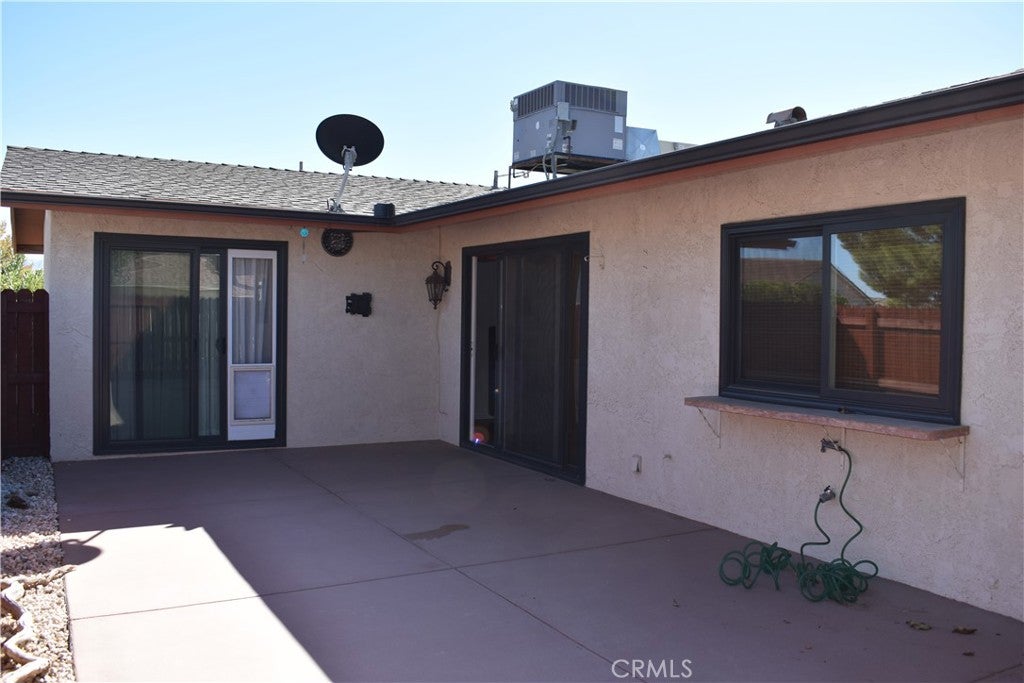 15245 Orchard Hill