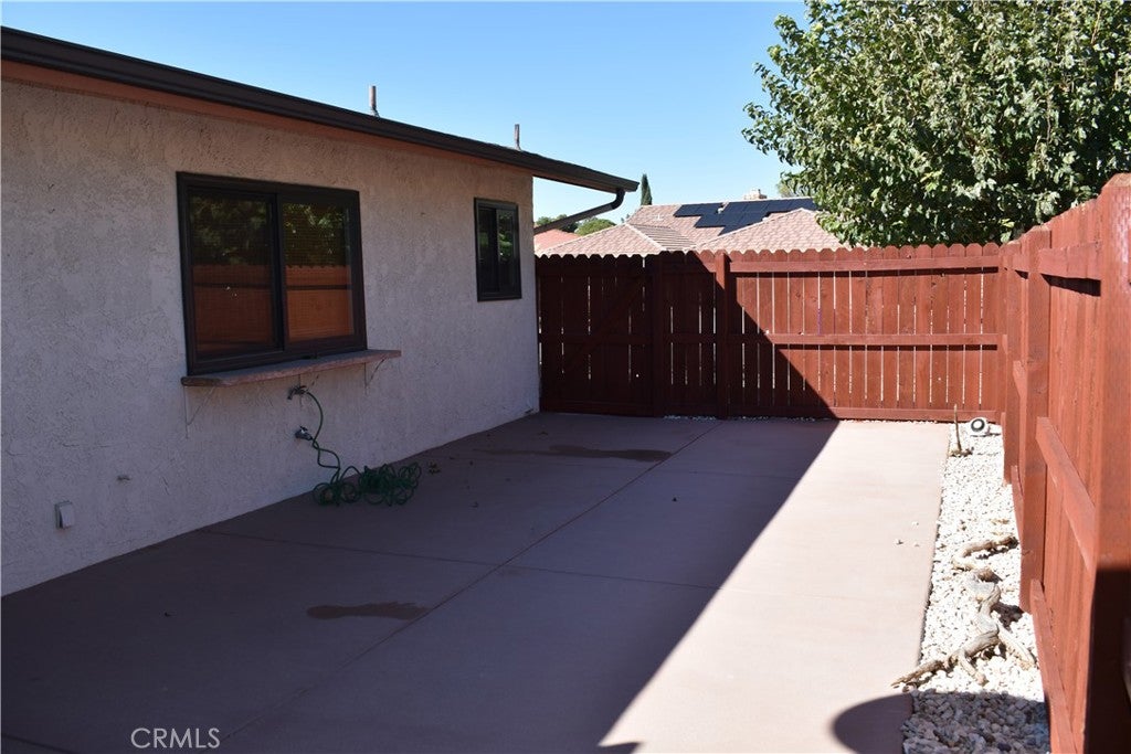 15245 Orchard Hill