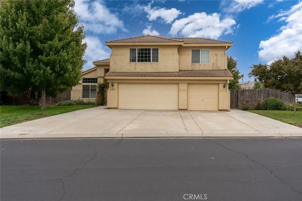 Chowchilla, California 93610, United States, 5 Bedrooms Bedrooms, ,3 BathroomsBathrooms,Residential,Active,235403