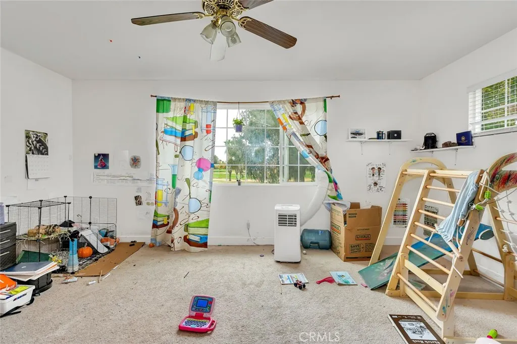 Chowchilla, California 93610, United States, 5 Bedrooms Bedrooms, ,3 BathroomsBathrooms,Residential,Active,235403