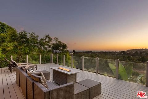 Photo of 3625 Serra Road, Malibu, CA 90265 (MLS # 25574071) Photo of 3625 Serra Road, Malibu, CA 90265 (MLS # 25574071)