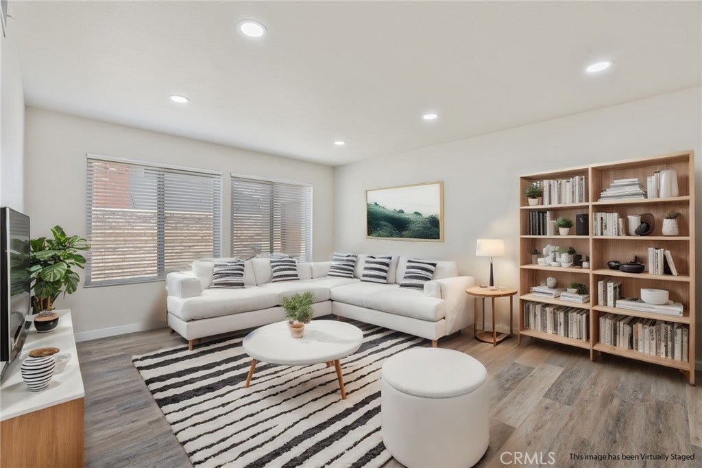 1708 E Cyrene
