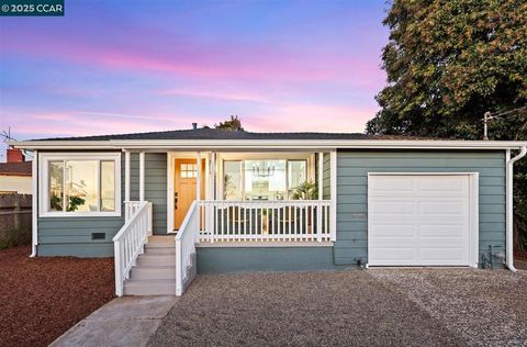 Photo of 1406 Monterey St St, Richmond, CA 94804 (MLS # 41118299)