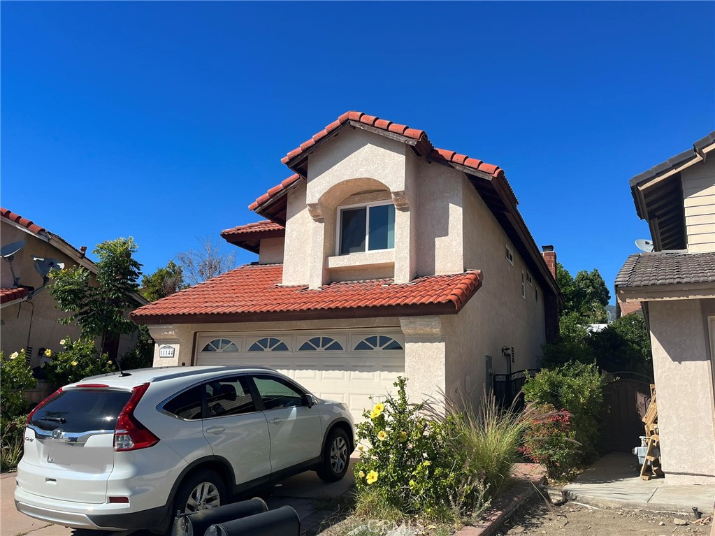 Located in the Victoria community within Alta Loma School District and Chaffey Joint Union High School District. This home features open living and family room areas with large windows, a kitchen with breakfast nook and fireplace, and comfortable indoor/outdoor space. All bedrooms are upstairs with additional bath and hallway storage. Attached 2-car garage with laundry hookups, cabinets, and workspace. Close to Victoria Gardens, dining, shopping, and easy access to the 210, 10, and 15 freeways.