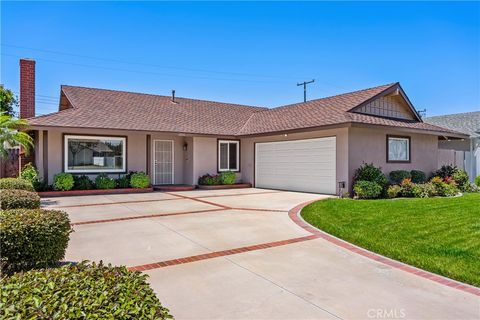 Photo of 15311 Rushmoor Ln, Huntington Beach, CA 92647 (MLS # OC26094880)