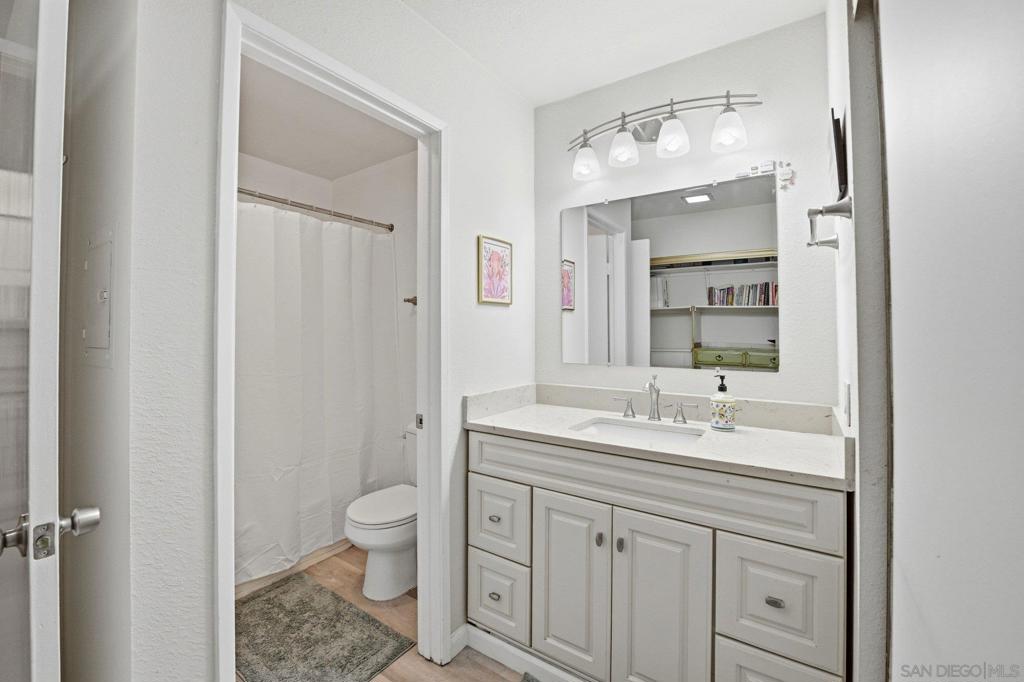 8019 Caminito De Pizza B