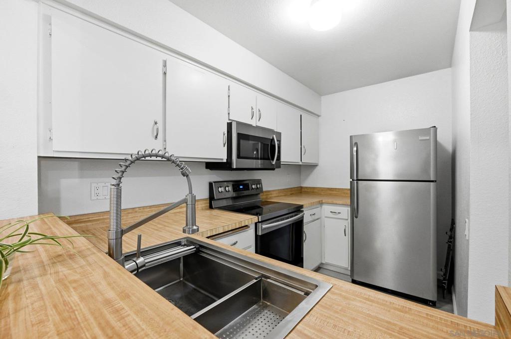 8019 Caminito De Pizza B