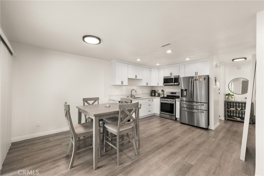 1400 E Bell Avenue 98K