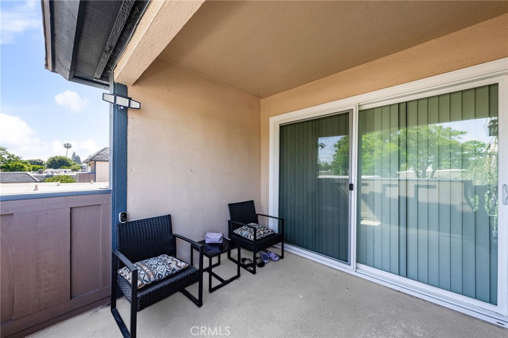 1400 E Bell Avenue 98K