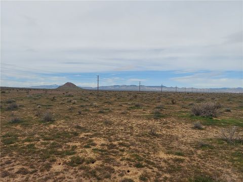Photo of 0 130th St, California City, CA 93505 (MLS # HD24058695)
