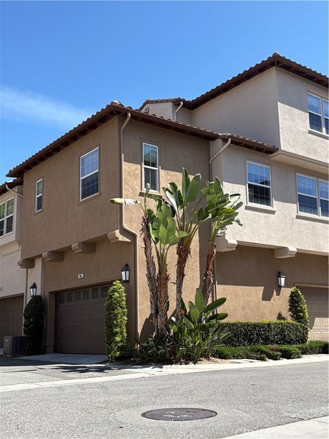 Photo of 384 Quail Mdw, Irvine, CA 92603 (MLS # RS26066897)